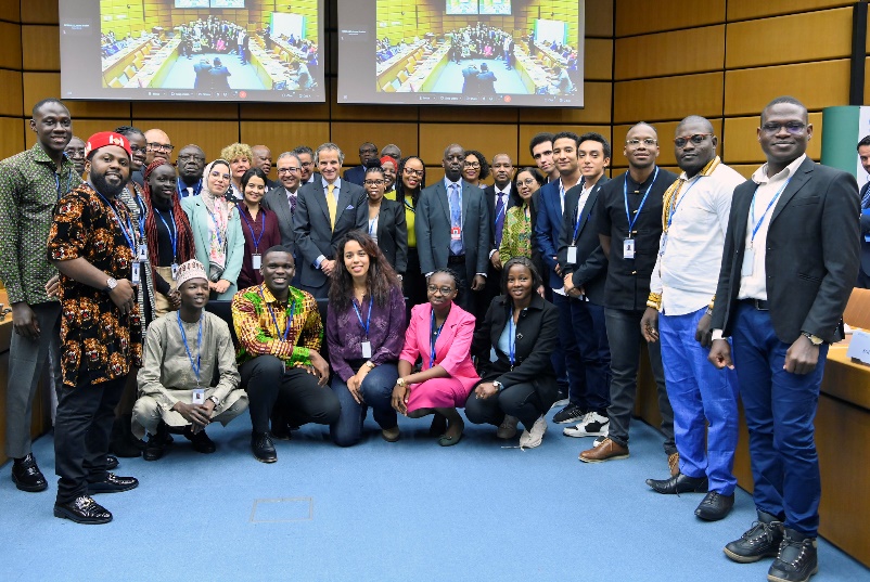 IAEA DG Rafael Mariano Grossi with the winners and high-level delegates attended the side event. (Photo: Dean Calma / IAEA)